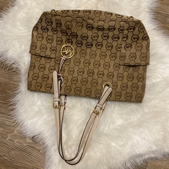 MICHAEL Michael Kors Signature Canvas Tote - Picture 9 of 9